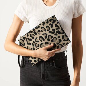 Rothys The Wristlet Desert Cat